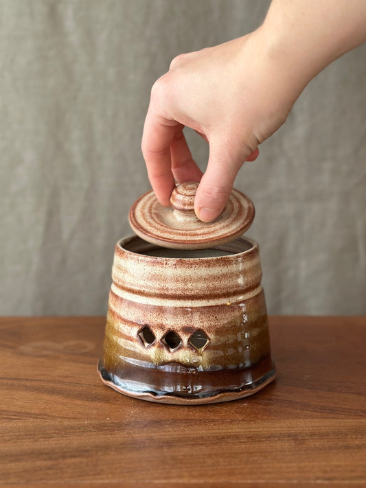 Nan’s Garlic Keeper